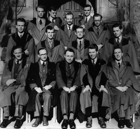 Douglas Lloyd (front centre) outside Deans Court in 1949 (photo: Douglas Lloyd).